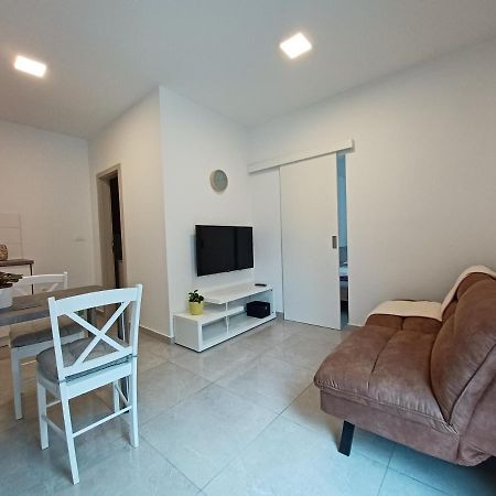 Apartments Leon 1 Novigrad  Bagian luar foto