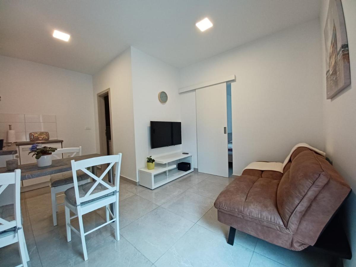 Apartments Leon 1 Novigrad  Bagian luar foto