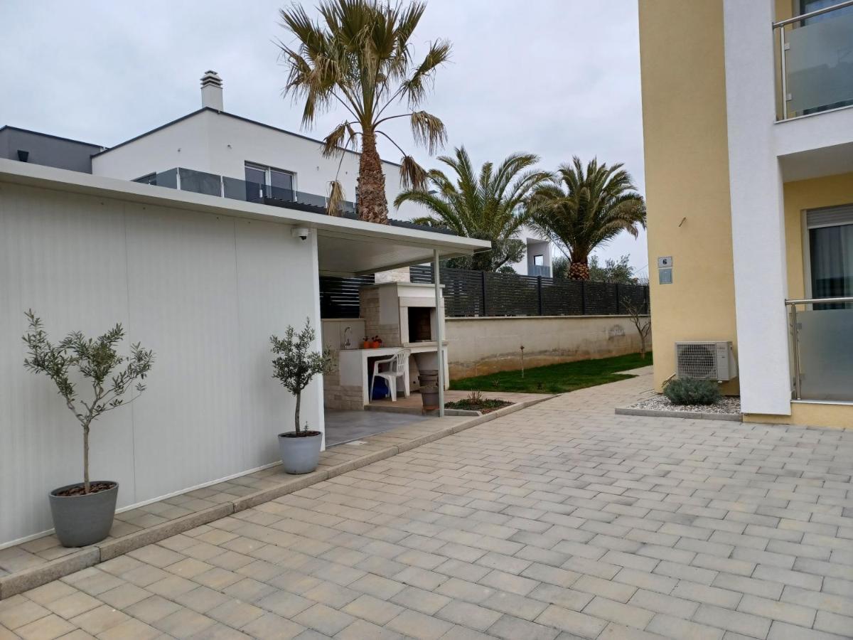 Apartments Leon 1 Novigrad  Bagian luar foto