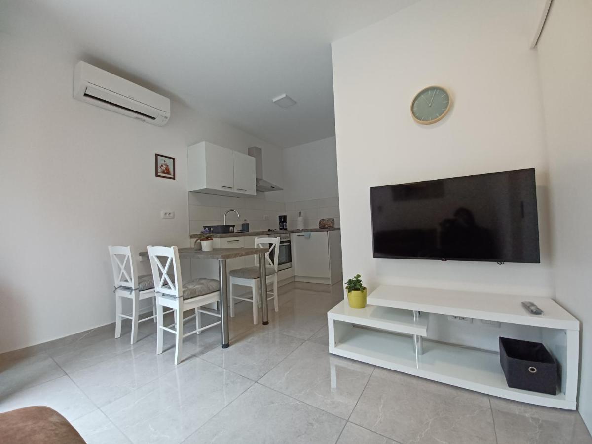 Apartments Leon 1 Novigrad  Bagian luar foto